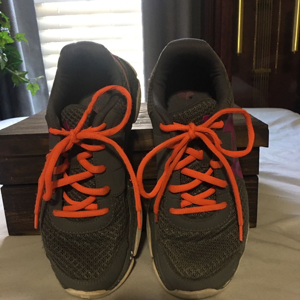 Under Armour Gray Tennis shoes